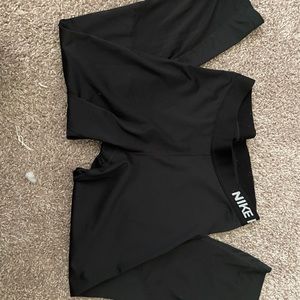 Nike crop athletic leggings
